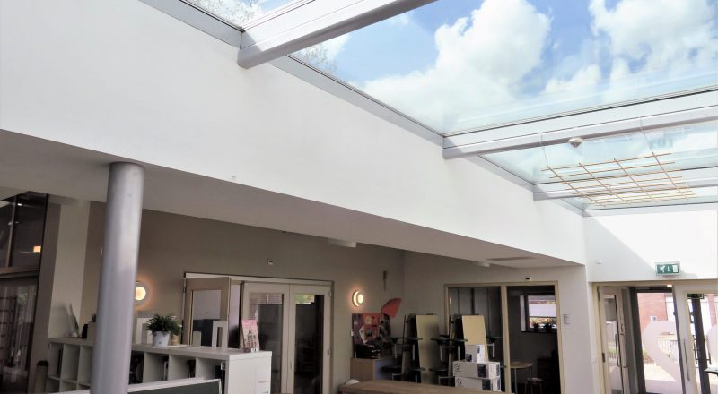 Moca project 1.1 school-schoolgebouw-leslokaal-college-collegezaal-auditorium-aula-gymzaal-akoestiek-akoestisch-rust-relax-bibliotheek-leerklimaat-plafond-panelen-leerplezier-drukte-echo-galm-stilte-concentratie-prikkelarm-rust-comfort-klas-werkplezier